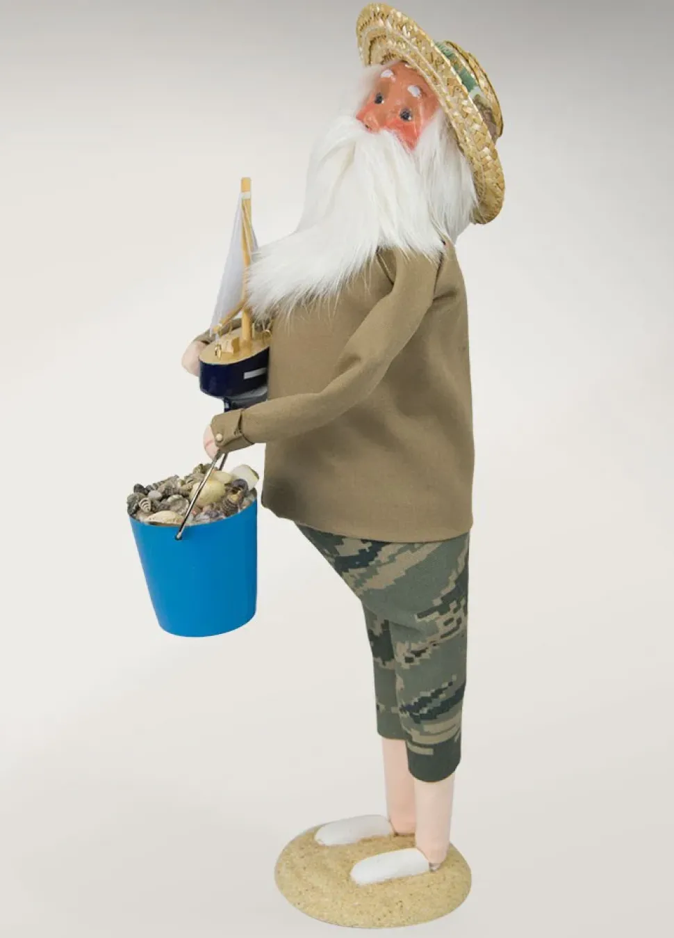 Byers Choice^Byers Choice Beach Santa With Sailboat Christmas Town Exclusive, , Znau171