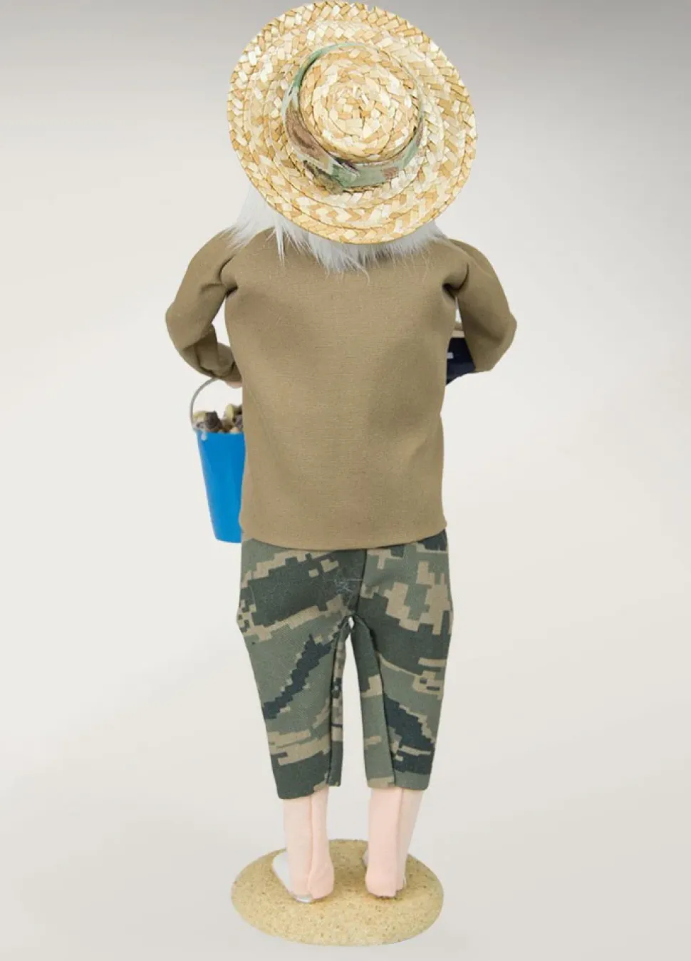 Byers Choice^Byers Choice Beach Santa With Sailboat Christmas Town Exclusive, , Znau171