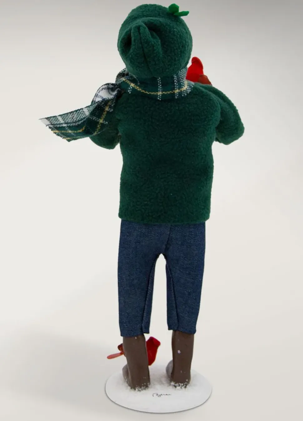 Byers Choice Carolers^Byers Choice Family With Cardinals Man, , 111M