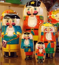 Nutcrackers/Smokers^ALSH Nesting Nutcracker Dolls